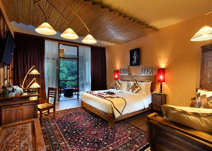 Kupu Kupu Barong And Tree 5*
