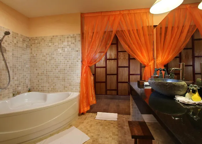 Kupu Kupu Barong And Tree منتجع 5*