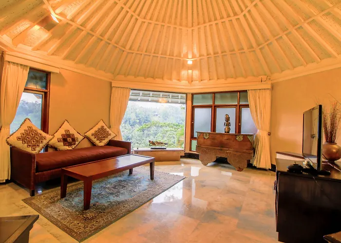 Kupu Kupu Barong And Tree منتجع 5*