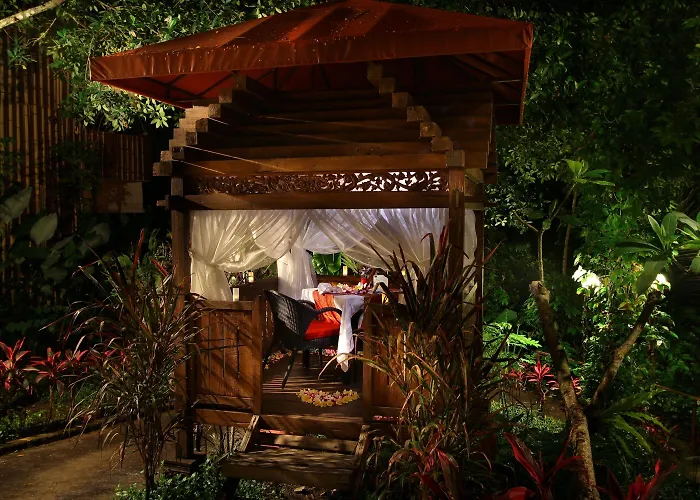 リゾート Kupu Kupu Barong And Tree